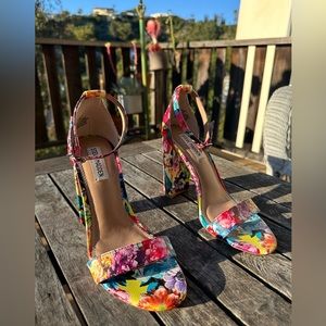 Steve Madden Floral Strappy Block Heels (7 1/2)